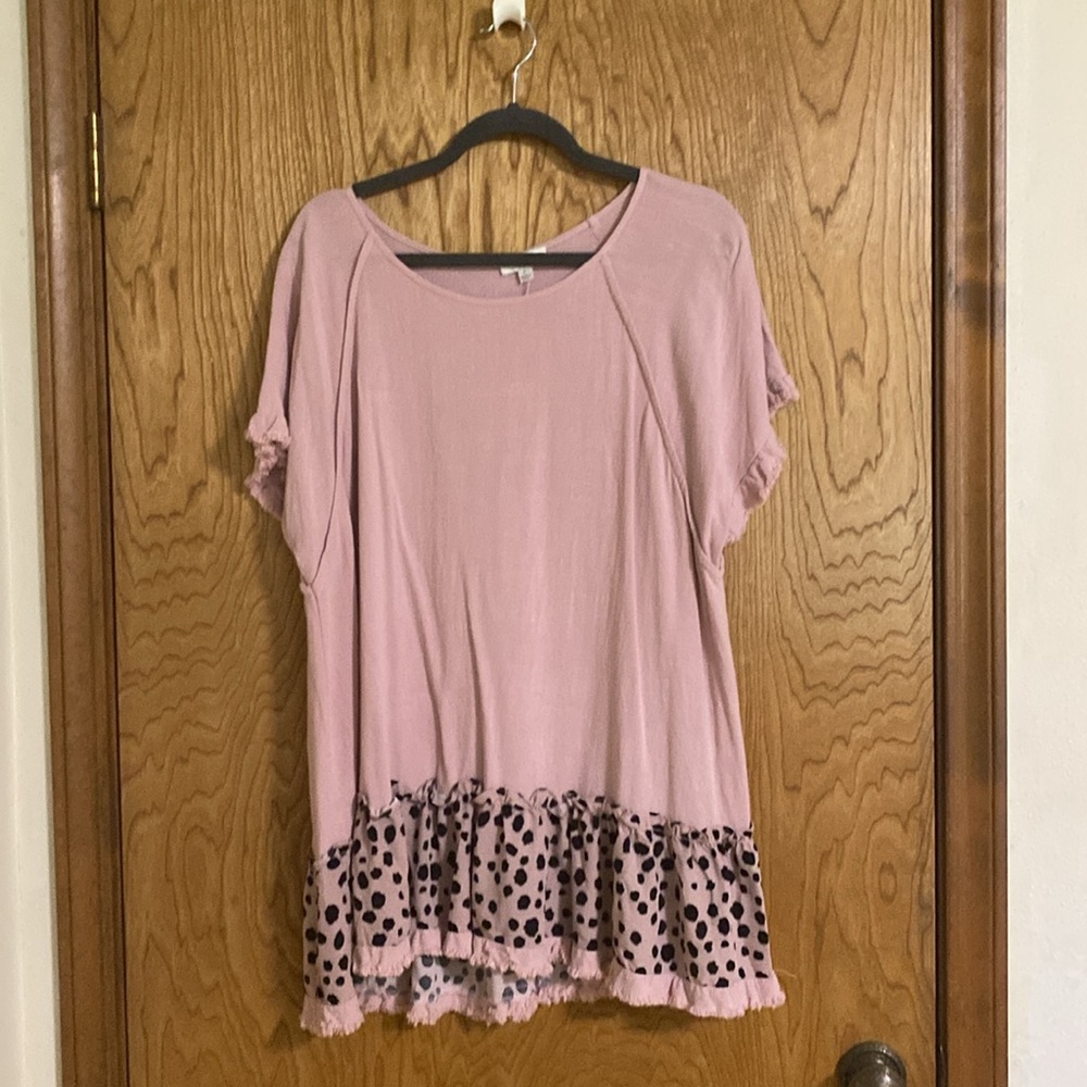 Umgee Large High Lo fringe top with leopard print dusty rose color pre owned